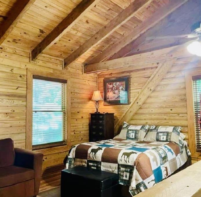Rustic Black Bear Cabin Пиджен-Фордж Экстерьер фото